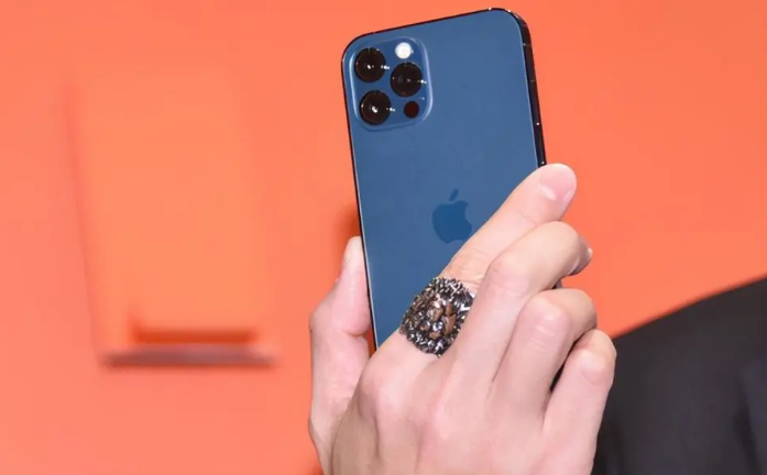 曲松苹果手机维修分享iPhone12系列重启方法教程 